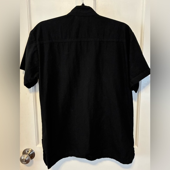 Black Embroidered Short-Sleeve Button-Down Shirt - Picture 2 of 3